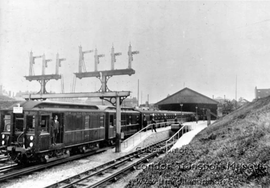 District Railway: Ealing to Southend service (1905)